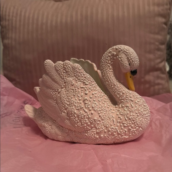 Hand Crafted Pink Swan Figurine. Made by my mother in 1983. New condition. - Picture 1 of 9